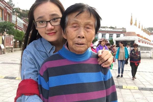 不到200字的小学生作文，却写出了最美的妈妈，老师也感动不已 3