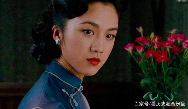 张爱玲中学时代:作文错别字多,写打油诗调侃老师,差点毕不了业 4