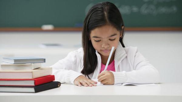 孩子写作文不会取题目,试试用古诗中的名词组合法,2步就有文采