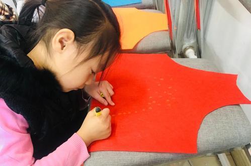 小学生作文《代沟》火了，看到孩子与爸妈的对话，网友笑岔了气 3