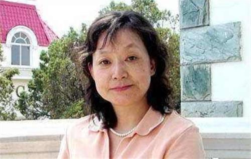 她是恢复高考后第一位女状元,作文仅差1分满分,如今她怎样了?
