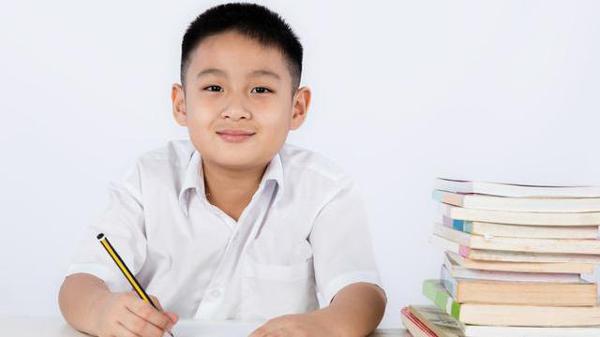 如何避免小学生作文写成流水账?把握2点,作文优秀妈妈乐了 2