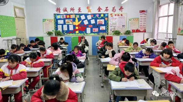 今天这里有场全市规模最大的现场作文大赛 2