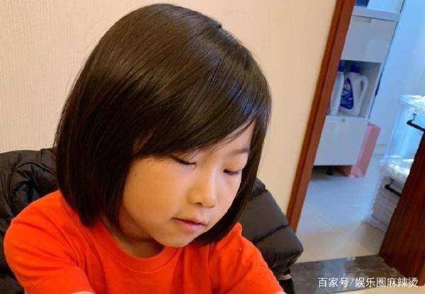 明星辅导孩子也苦恼?姚晨辅导儿子写作文,“抖包袱”逗乐了网友 10
