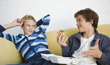 初中原创作文点评：《我的动力源》，通过两个细节表达主题