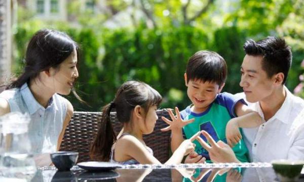 四年级孩子作文“小小动物园”，妈妈看了很生气，爸爸姐姐很高兴