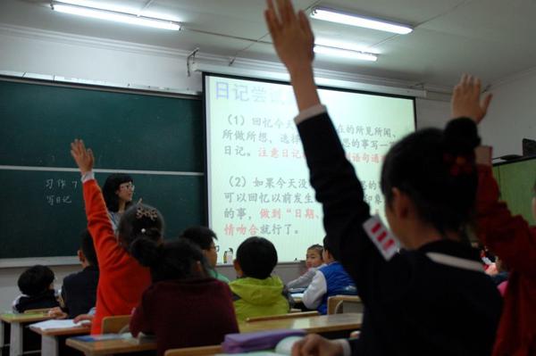原创 写好考试作文得背公式？阅卷老师告诉你错了，高分作文就2个字 1