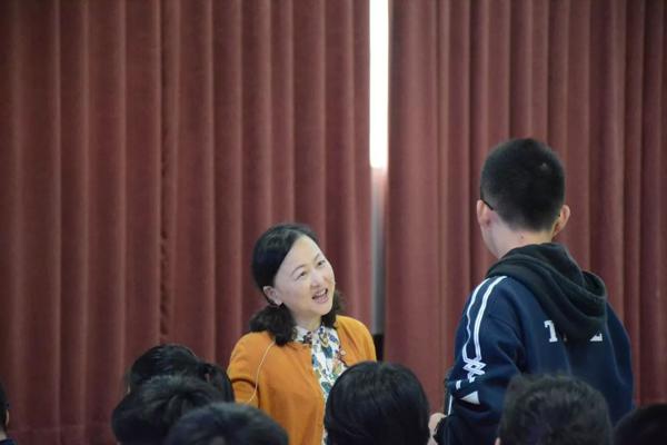 杨富昌：《新作文》第一期名师作文课品鉴 2