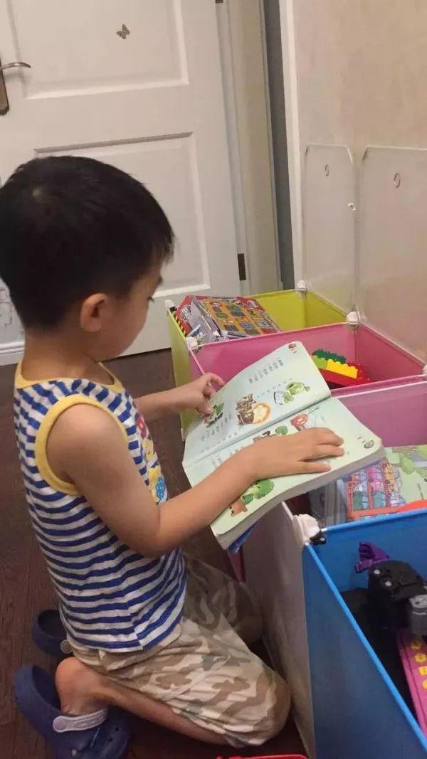 好书推荐 | 4岁孩子一个月读完60本书口述“读后感”，你家里缺这样爱读书的孩子吗？ 4