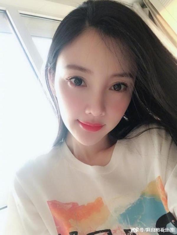 李小璐发小作文,希望人们不要用封建社会标准对她 1