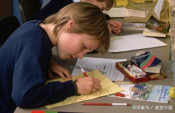 优秀作文点评《勇敢,让我与以往不同》,采用波折写法,起伏跌宕 1