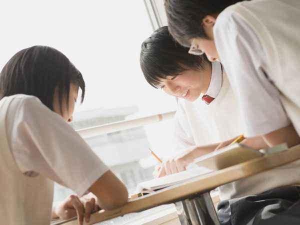 高一学生还在为语文作文犯愁?知道这3个技巧,从此48分不在话下