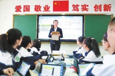 高一学生还在为语文作文犯愁?知道这3个技巧,从此48分不在话下 3