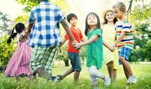 优秀原创作文点评：《最美心头一亮时》，一幅童年欢乐图