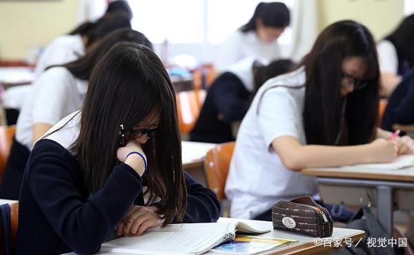 高考作文素材分析:《最大份扬州炒饭变垃圾引反思》 2