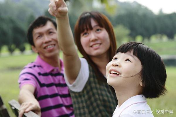 中学生优秀作文点评:《我最敬佩的人》,“片段式组合”的写法 1