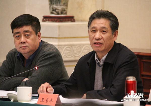 【两会现场】政府工作报告委员读后感：学思践悟 步步落实 3