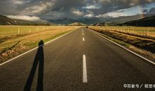 高三作文：路是月的痕