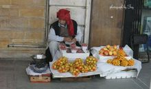 卖水果的小贩 五年级写人作文600字