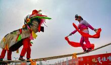 90后大专生靠舞狮创业