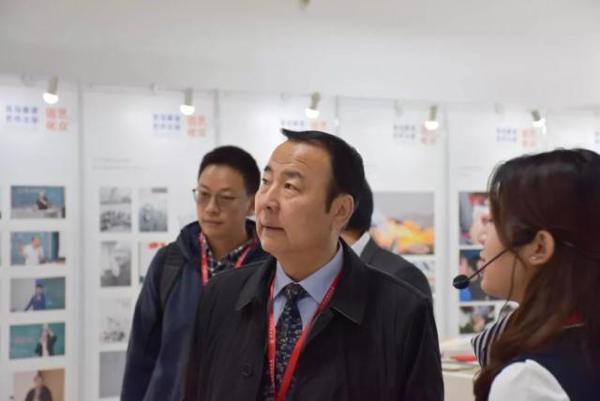 「校庆」艺作文华渡龙马,峥嵘岁月共奋进——记“龙马奋进 艺作文华——中央财经大学建校70周年文化与传媒学院师生作品展”顺利举办 32