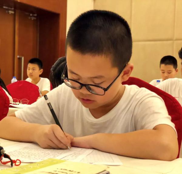 【锐作文】王的老师，狼性十足