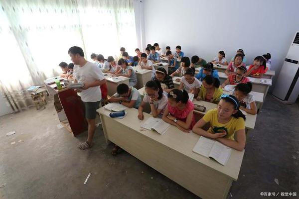 三年级学生写不出作文《我的缤纷世界》急哭了,原因很扎心 3