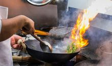 原创 郑州高考优秀作文：《铁锅和瓦罐结下了深厚的友谊》