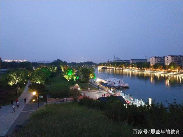 七年级第一次月考,优秀语文作文鉴赏——有奶奶的陪伴,真好 2