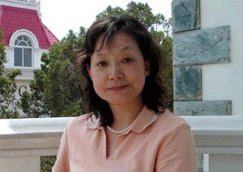 她是恢复高考后第一位女文科状元,作文近乎满分,被北大录取 3