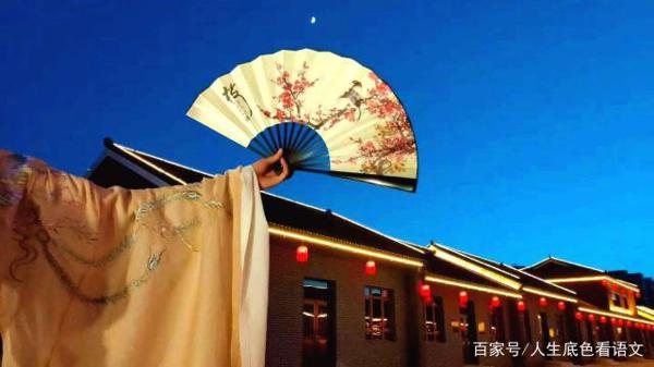 作文分不高，多读时评文章将解决大半，若再读透一本书直接变学霸