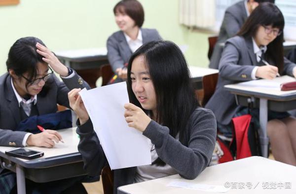 荆州中考满分作文批讲:《攀爬的姿态》