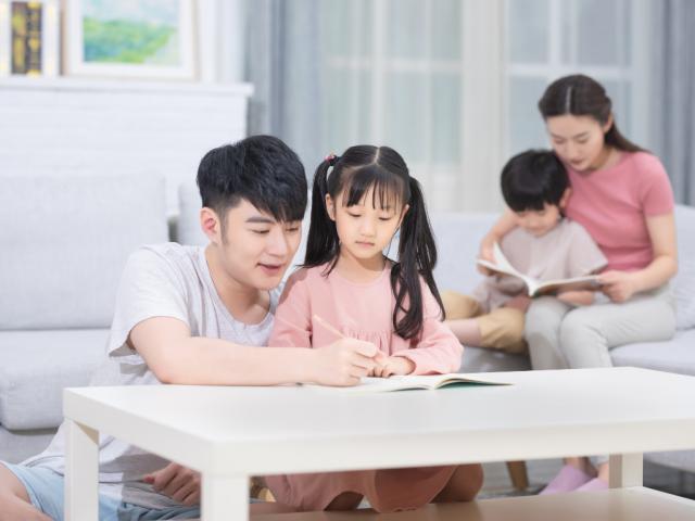 从鸡飞狗跳的陪写作业,到一起研习作文,看学霸妈妈如何成就儿子