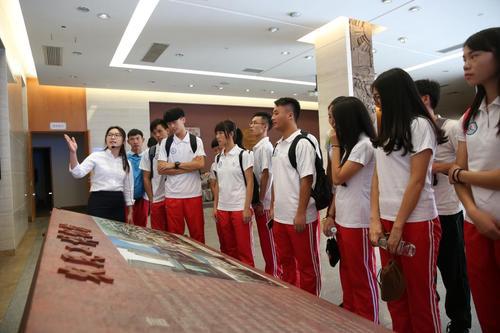 参观中国馆学生作文