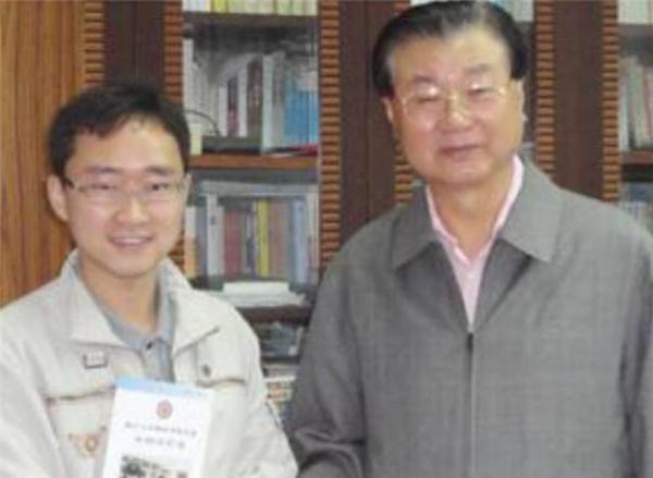 那个高考用“甲骨文”写作文的人，曾被川大破格录取，今现状如何 2