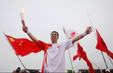 奥运火炬传递被破坏的作文