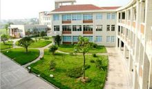 校园一角-我们的校园作文300字