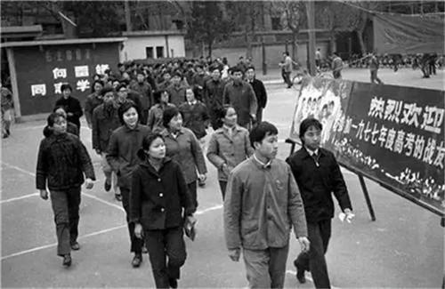 恢复高考后首位文科女状元:语文考99分,作文登人民日报,现怎样 4