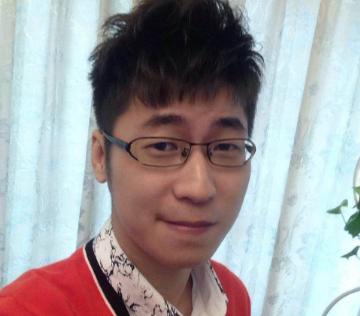 lol：骚男解说比赛惹不满，网友：你是在念小学作文？