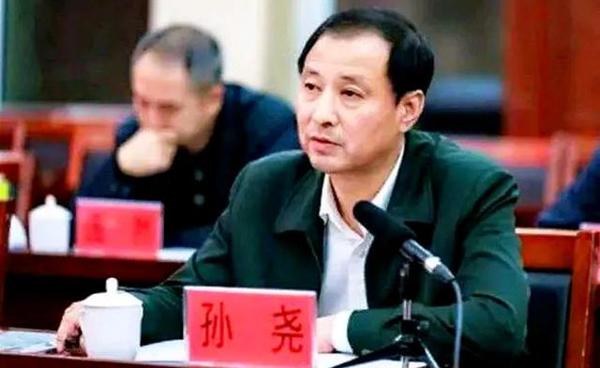 许可馨成现实版“反面教材”,被教育部点名后成作文素材 2