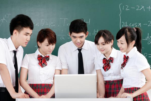 原创 高考作文押题、优秀作文点评：《可以不当英雄，但绝不作逃兵》 3