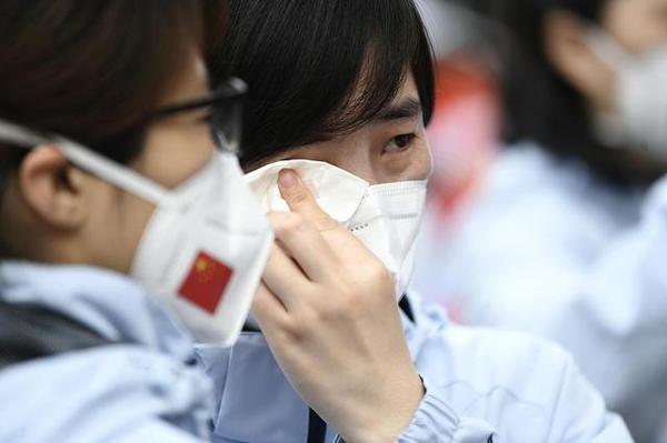 抗击疫情优秀作文欣赏:我愿意做这样的人 1