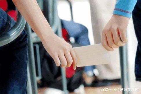 14岁女孩“爱情观”作文走红,对爱情理解太透彻,老师:比我还懂 4