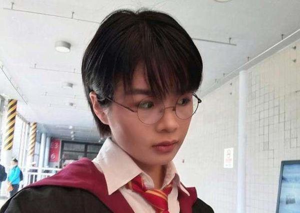 许可馨被学校编至成了语文作文,该给命题老师点赞吗? 3