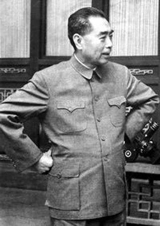 名人故事：周恩来智取九龙杯_1200字