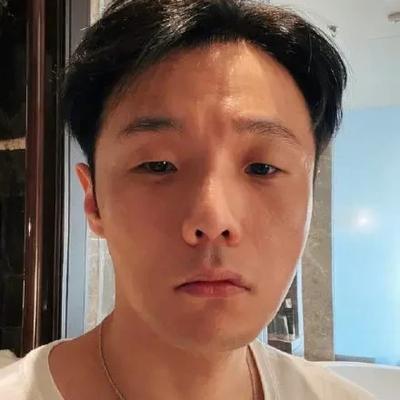 李荣浩发小作文吐槽物业,全篇没有标点符号,是标点符号不配么 1