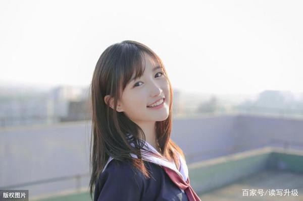 孩子变着法子想让你帮他写作文,千万别入套,让他注视自己 2