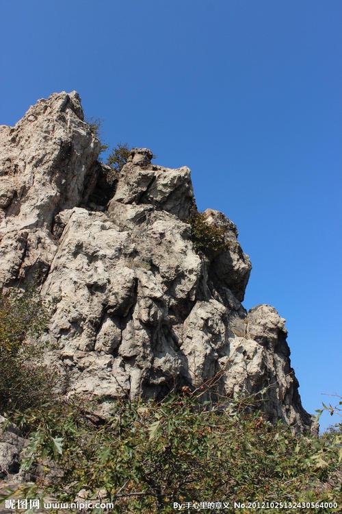 搬走石头，并无山头_900字