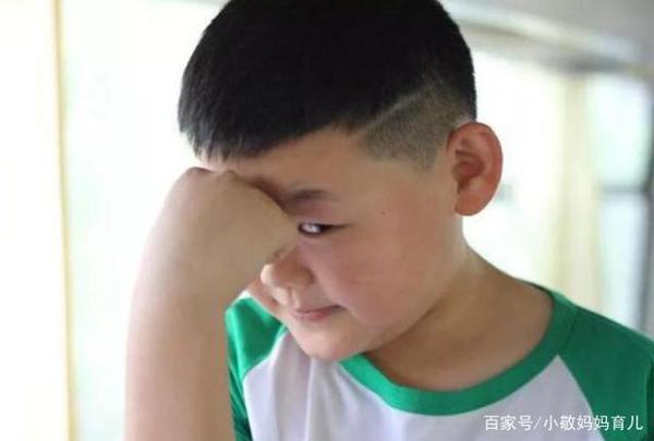 小学生作文《我的妈妈》走红,老师批复:敢拿回家给妈妈签名吗? 4