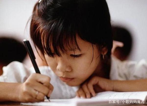 小学生作文《我的妈妈》走红,老师批复:敢拿回家给妈妈签名吗? 6